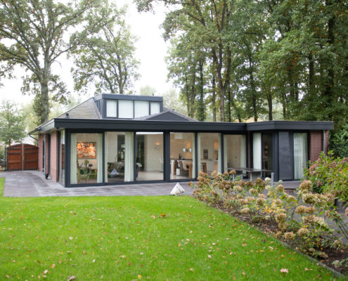 Luxe woninguitbreiding met ruime aanbouw